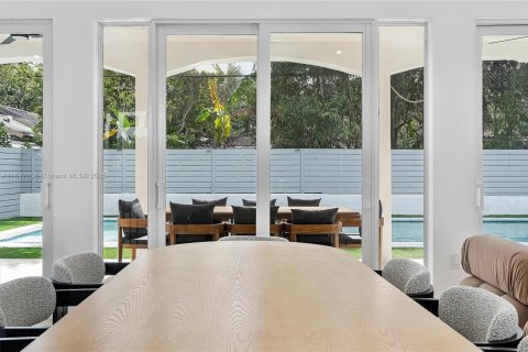 House in Miami, Florida 4 bedrooms, 102.66 sq.m. № 2053687 - photo 13
