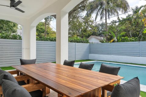 House in Miami, Florida 4 bedrooms, 102.66 sq.m. № 2053687 - photo 9