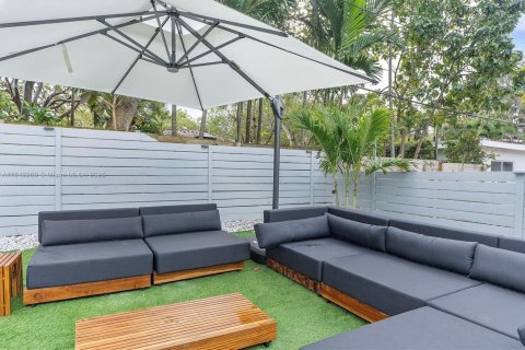 House in Miami, Florida 4 bedrooms, 102.66 sq.m. № 2053687 - photo 22