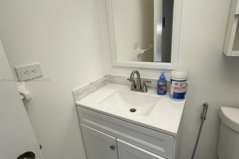 Copropriété à louer à Miami, Floride: 1 chambre, 72.46 m2 № 1984519 - photo 17