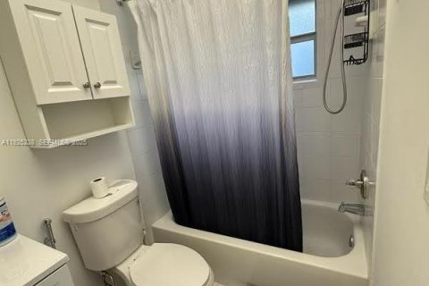 Copropriété à louer à Miami, Floride: 1 chambre, 72.46 m2 № 1984519 - photo 16