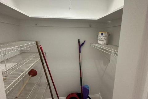 Copropriété à louer à Miami, Floride: 1 chambre, 72.46 m2 № 1984519 - photo 11