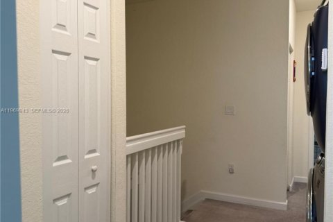 House in Hialeah, Florida 3 bedrooms, 153.29 sq.m. № 2031174 - photo 20