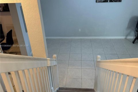 House in Hialeah, Florida 3 bedrooms, 153.29 sq.m. № 2031174 - photo 24