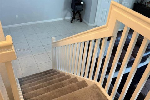 House in Hialeah, Florida 3 bedrooms, 153.29 sq.m. № 2031174 - photo 23