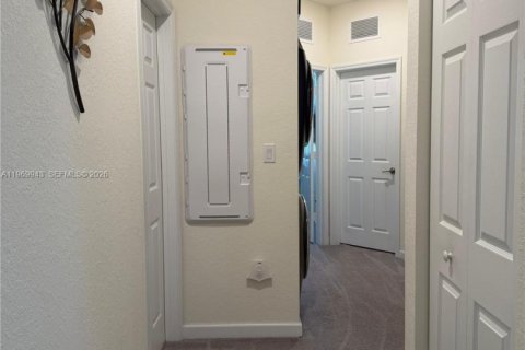 House in Hialeah, Florida 3 bedrooms, 153.29 sq.m. № 2031174 - photo 22