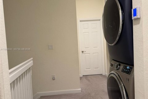 House in Hialeah, Florida 3 bedrooms, 153.29 sq.m. № 2031174 - photo 19