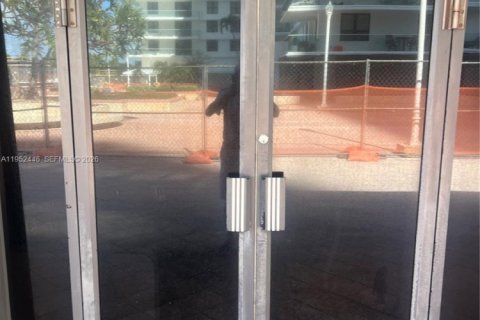 Condo in Bal Harbour, Florida № 2054422 - photo 1