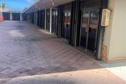 Condo in Bal Harbour, Florida № 2054422 - photo 6