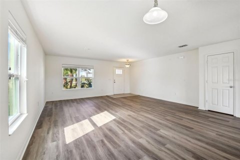 Купить виллу или дом в Клермон, Флорида 11 комнат, 276.85м2, № 1722890 - фото 5