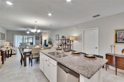 House in Wimauma, Florida 2 bedrooms, 131.55 sq.m. № 1593285 - photo 18