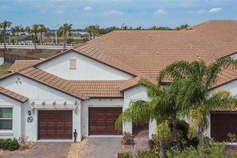House in Wimauma, Florida 2 bedrooms, 131.55 sq.m. № 1593285 - photo 1