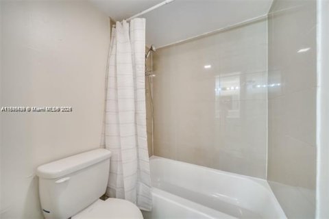 Condo in Lauderdale Lakes, Florida, 1 bedroom  № 1845832 - photo 20