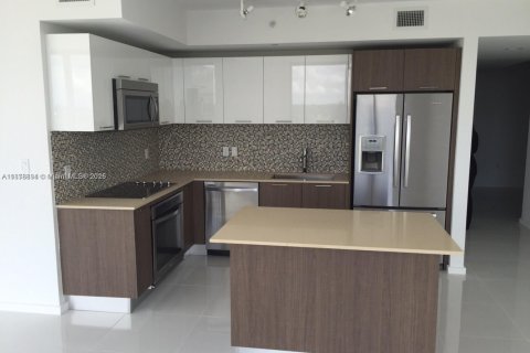 Снять в аренду кондоминиум в Дорал, Флорида 1 спальня, 63.92м2, № 1921381 - фото 8