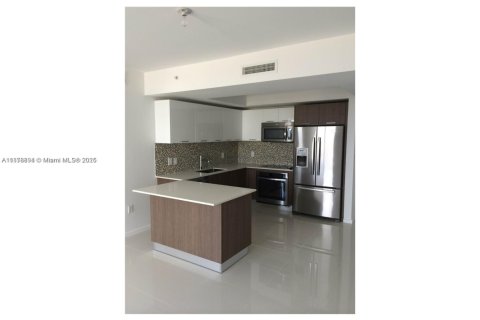 Снять в аренду кондоминиум в Дорал, Флорида 1 спальня, 63.92м2, № 1921381 - фото 7