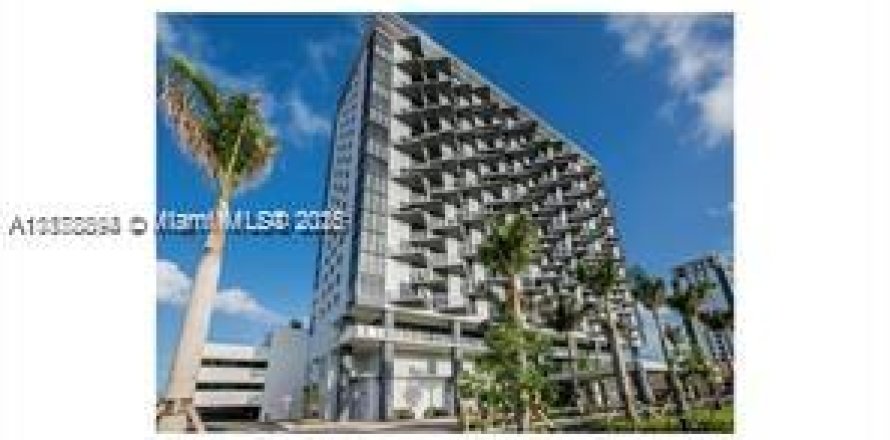 Кондоминиум с 1 спальней в Дорал, Флорида № 1921381