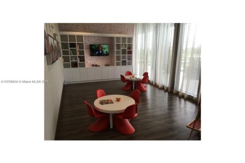 Снять в аренду кондоминиум в Дорал, Флорида 1 спальня, 63.92м2, № 1921381 - фото 5