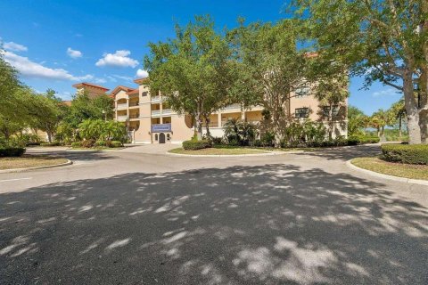 Condominio en venta en Lakewood Ranch, Florida, 3 dormitorios, 163.69 m2 № 2371752 - foto 2