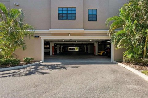 Condominio en venta en Lakewood Ranch, Florida, 3 dormitorios, 163.69 m2 № 2371752 - foto 6