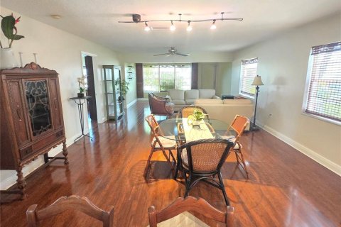 Condo in Bradenton, Florida, 2 bedrooms  № 1843646 - photo 9