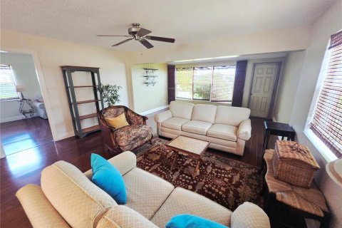 Condo in Bradenton, Florida, 2 bedrooms  № 1843646 - photo 5