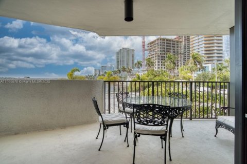Condo in West Palm Beach, Florida, 2 bedrooms  № 1897507 - photo 23