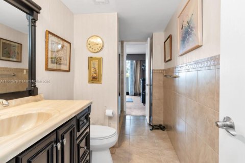 Condo in West Palm Beach, Florida, 2 bedrooms  № 1897507 - photo 3