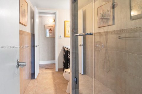 Condo in West Palm Beach, Florida, 2 bedrooms  № 1897507 - photo 20