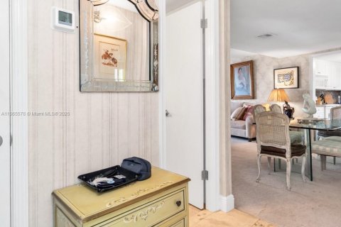 Condo in West Palm Beach, Florida, 2 bedrooms  № 1897507 - photo 1