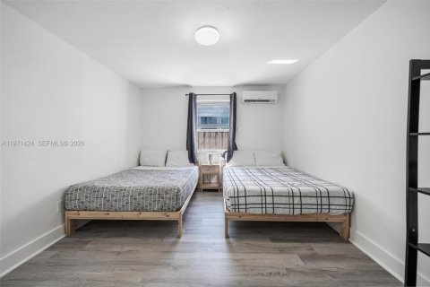 Commercial property in Miami, Florida 183.02 sq.m. № 2032837 - photo 13