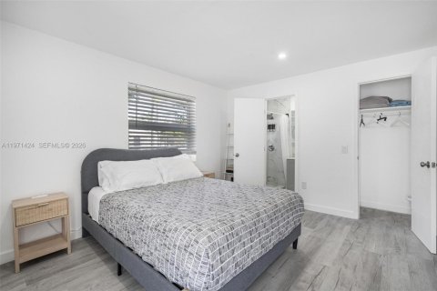 Commercial property in Miami, Florida 183.02 sq.m. № 2032837 - photo 25