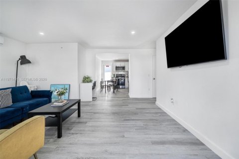 Commercial property in Miami, Florida 183.02 sq.m. № 2032837 - photo 16