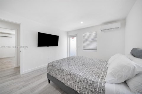 Commercial property in Miami, Florida 183.02 sq.m. № 2032837 - photo 24