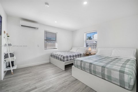 Commercial property in Miami, Florida 183.02 sq.m. № 2032837 - photo 28