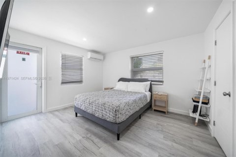 Commercial property in Miami, Florida 183.02 sq.m. № 2032837 - photo 23