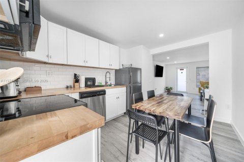 Commercial property in Miami, Florida 183.02 sq.m. № 2032837 - photo 22