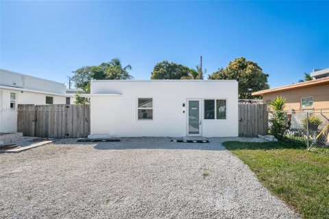 Commercial property in Miami, Florida 183.02 sq.m. № 2032837 - photo 5