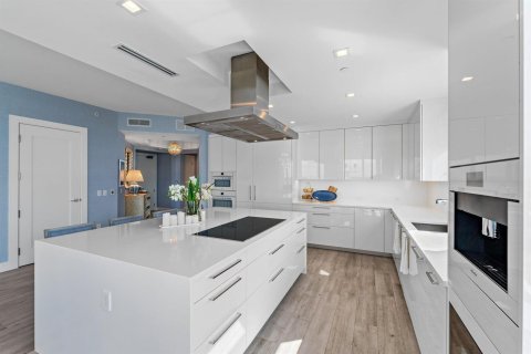 Condo in Riviera Beach, Florida, 3 bedrooms  № 2249554 - photo 8