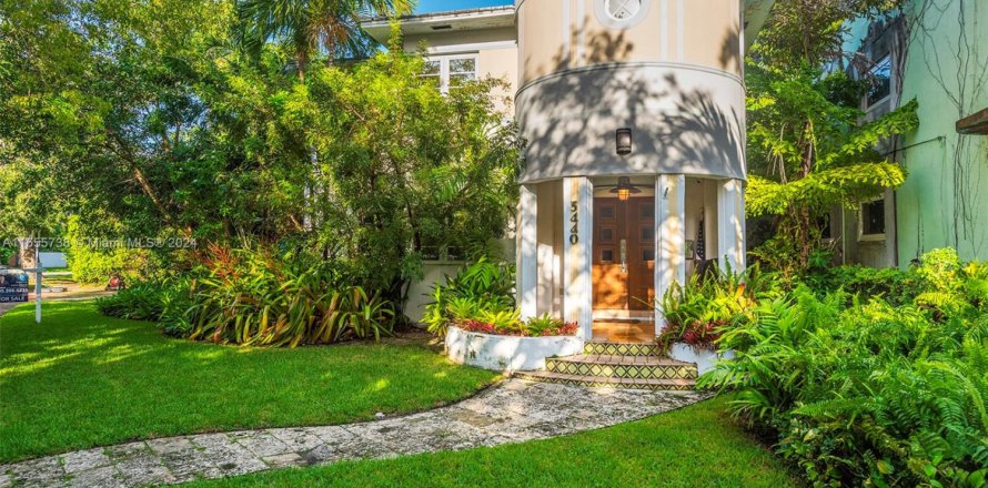 Casa en Miami Beach, Florida 4 dormitorios, 172.05 m2 № 1867528