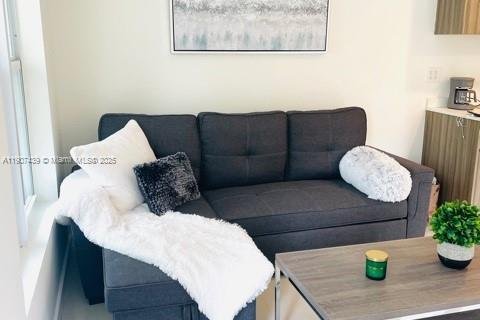 Apartamento en alquiler en Miami Beach, Florida, 1 dormitorio, 44.13 m2 № 1967833 - foto 3