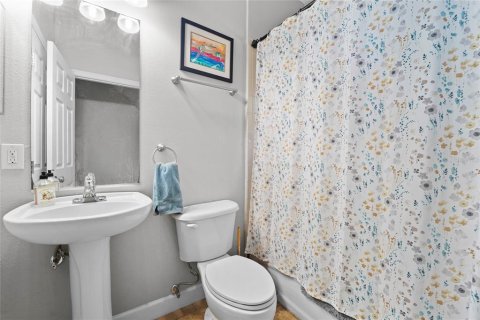 Townhouse in Tampa, Florida 3 bedrooms, 160.81 sq.m. № 2150156 - photo 7