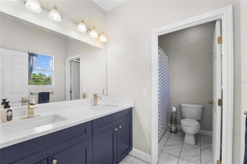 Townhouse in Tampa, Florida 3 bedrooms, 160.81 sq.m. № 2150156 - photo 29