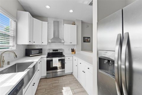 Townhouse in Tampa, Florida 3 bedrooms, 160.81 sq.m. № 2150156 - photo 19