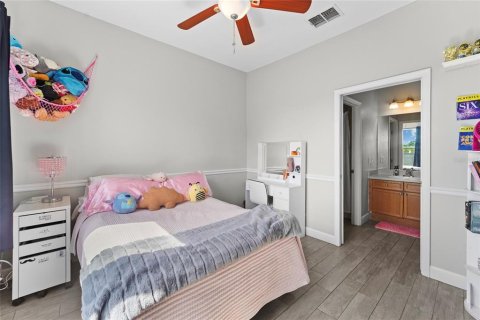 Townhouse in Tampa, Florida 3 bedrooms, 160.81 sq.m. № 2150156 - photo 24