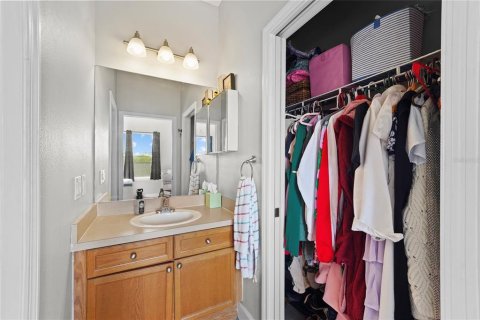 Townhouse in Tampa, Florida 3 bedrooms, 160.81 sq.m. № 2150156 - photo 25