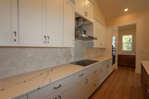 House in Wesley Chapel, Florida 4 bedrooms, 281.96 sq.m. № 1870935 - photo 6