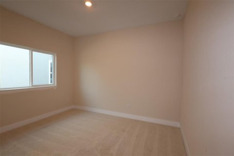 House in Wesley Chapel, Florida 4 bedrooms, 281.96 sq.m. № 1870935 - photo 12