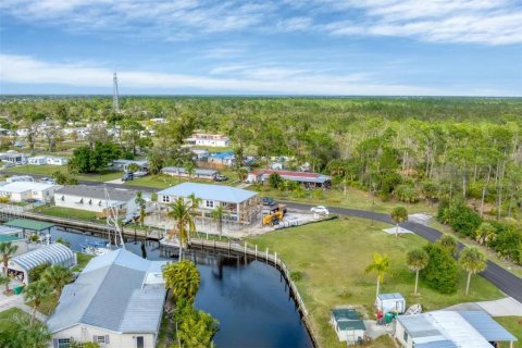 Terreno en venta en Port Charlotte, Florida № 1912296 - foto 2
