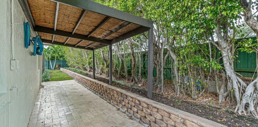 Casa en Boca Raton, Florida 5 dormitorios, 277.5 m2 № 1171034