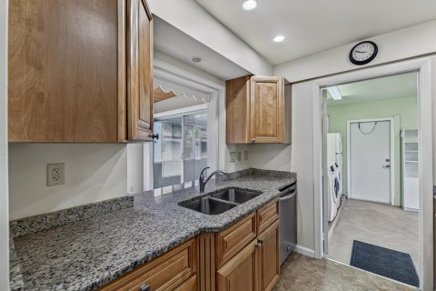 House in Pompano Beach, Florida 2 bedrooms, 97.36 sq.m. № 2190970 - photo 4